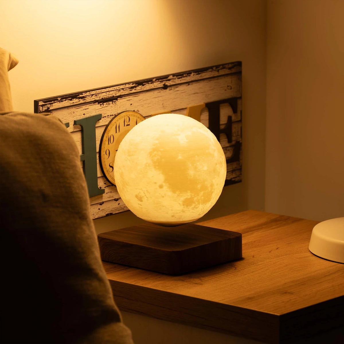 3D Levitating Moon Lamp & Wireless Charger
